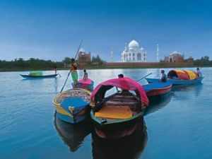 Boats in front of the Taj Mahal India.jpg